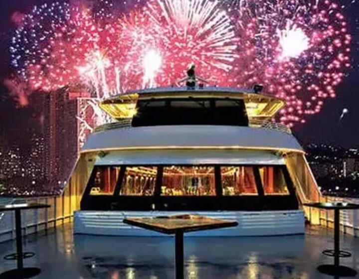 New Year Yacht Rental in Dubai 2024/2025 | Super Luxury Galleon (12 People)